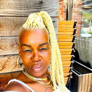 Meet your Posher, Jamie